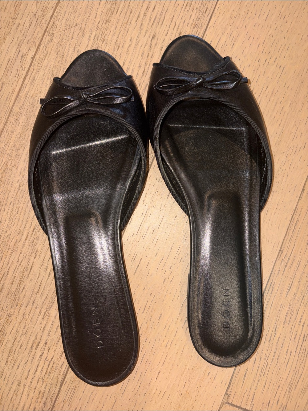 Doen Black Leather Peep-Toe Slide Mules with Bow